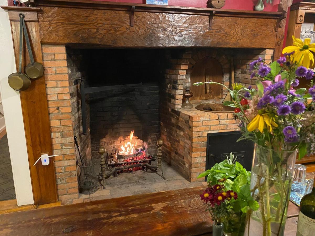 Black Boar Inn โอกันควิท ภายนอก รูปภาพ